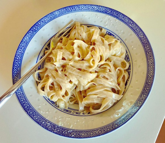 fettuccine alfredo oliver baroni kochen essen food pasta rom parmesan butter italien