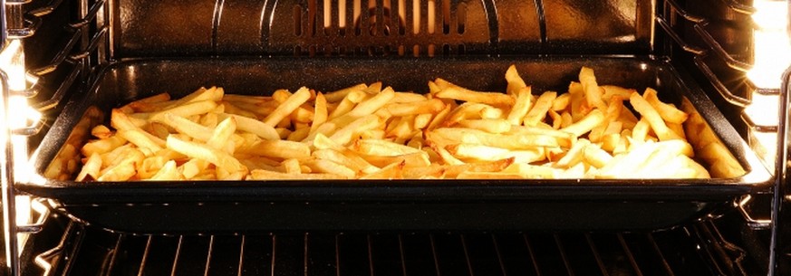 ofen pommes frites aus dem backofen https://www.frag-mutti.de/pommes-selbstgemacht-ohne-frittierfett-a48013/
