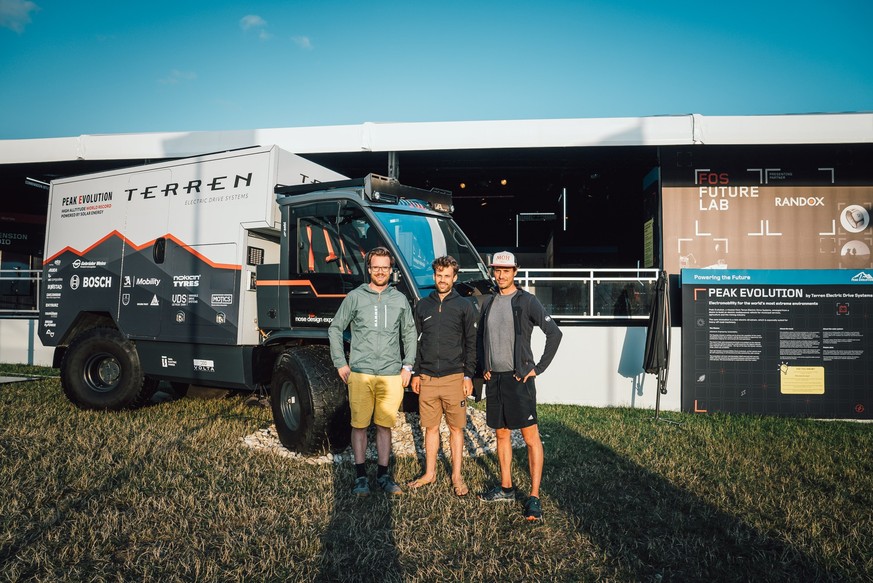 Koller, Koller und Pröschel präsentieren im Sommer 2023 ihr Elektro-Landwirtschaftsfahrzeug am Goodwood Festival of Speed in England.