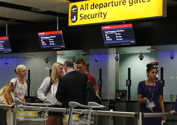 Sicherheitscheck auf dem Londoner Flughafen Heathrow.