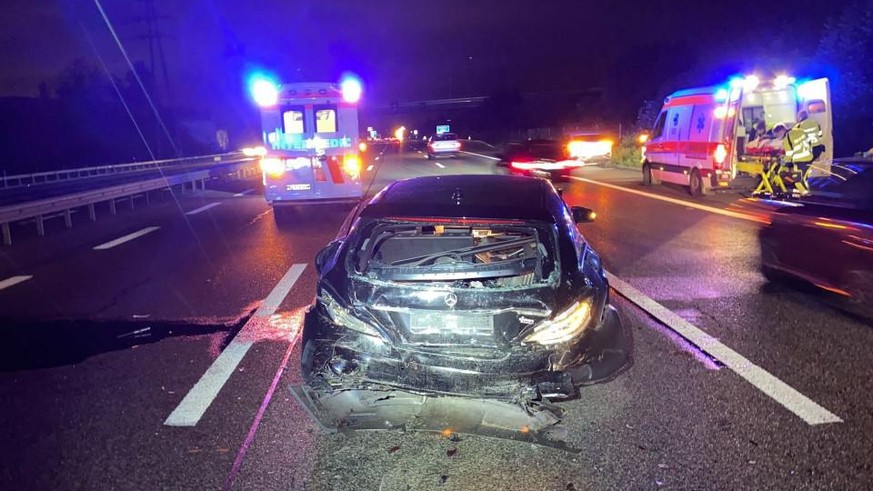 Lieferwagenfahrer prallt auf A1 im Aargau ungebremst in Auto - Vimarsana News