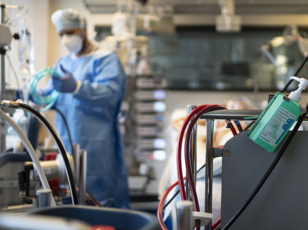 ZU COVID-19-PATIEN*INNEN AUF DER INTENSIVSTATION DES ZUERCHER STADTSPITALS TRIEMLI UND DEREN BEHANDLUNG MIT EINEM ECMO STELLEN WIR IHNEN FOLGENDES NEUES BILD ZUR VERFUEGUNG. WEITERE BILDER FINDEN SIE  ...
