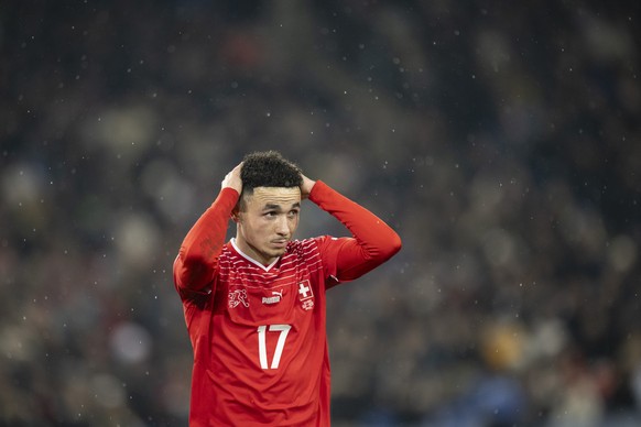 epa10983592 Switzerland&#039;s Ruben Vargas reacts during the UEFA Euro 2024 qualifying group I soccer match between Switzerland and Kosovo at the St. Jakob-Park stadium in Basel, Switzerland, 18 Nove ...
