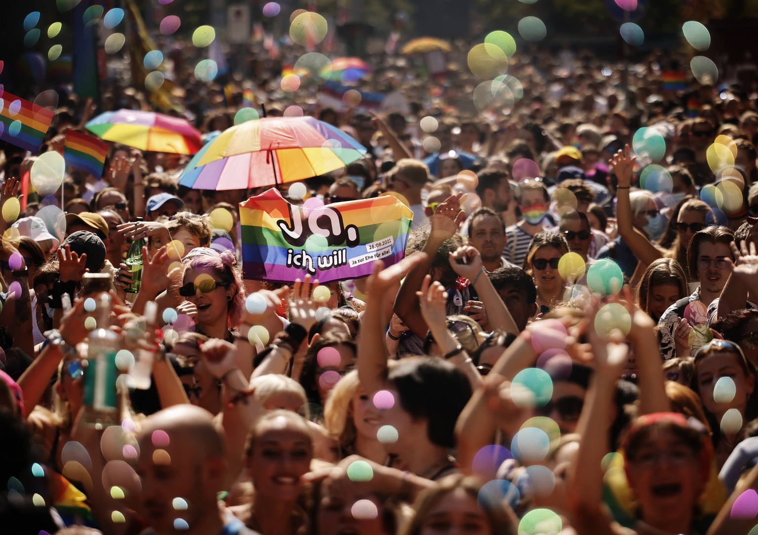 epa09447497 People demonstrate at the Zurich Pride parade with the slogan &#039;Dare. Marriage for all, now!&#039;, for the rights of the LGBTIQ community in Zurich, Switzerland, 04 September 2021. On ...