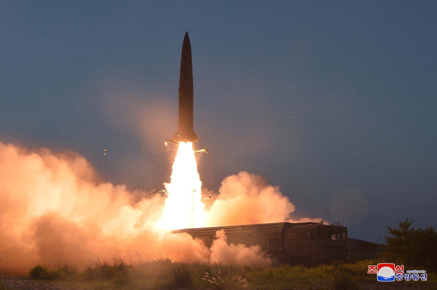 Nordkorea veröffentlichte via offizielle Nachrichtenagentur Bilder des Raketentests.