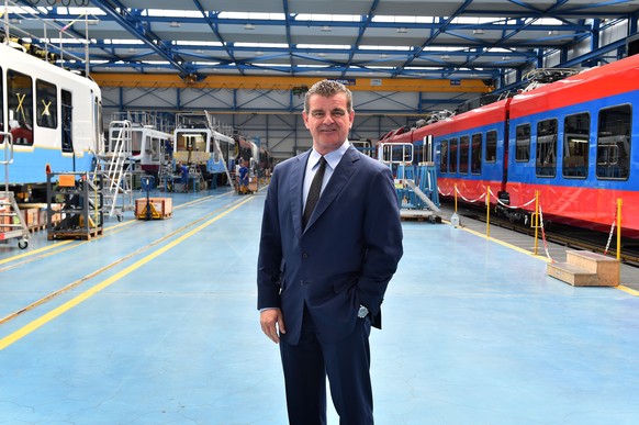 Bussnang, 19.6.2015, Inland - BMK Stadler Rail, CEO Peter Spuhler an der Jahresmedienkonferenz der Stadler Rail. Portrait von Peter Spuhler in der Endmontage der Stadler Rail. (Melanie Duchene/EQ Imag ...