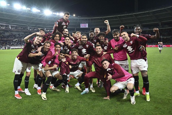 Torino&#039;s players celebrate their victory after the Serie A soccer match between Torino and AC Milan, at the Olimpico Grande Torino Stadium in Turin, Italy, Saturday, May 18, 2024. (Tano Pecoraro/ ...