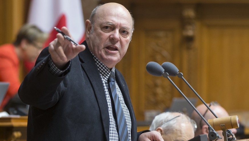 Ulrich Giezendanner (SVP-AG) spricht waehrend einer Debatte im Nationalrat, am Donnerstag, 19. Maerz 2015, waehrend der Fruehlingssession der Eidgenoessischen Raete in Bern. (KEYSTONE/Peter Klaunzer)