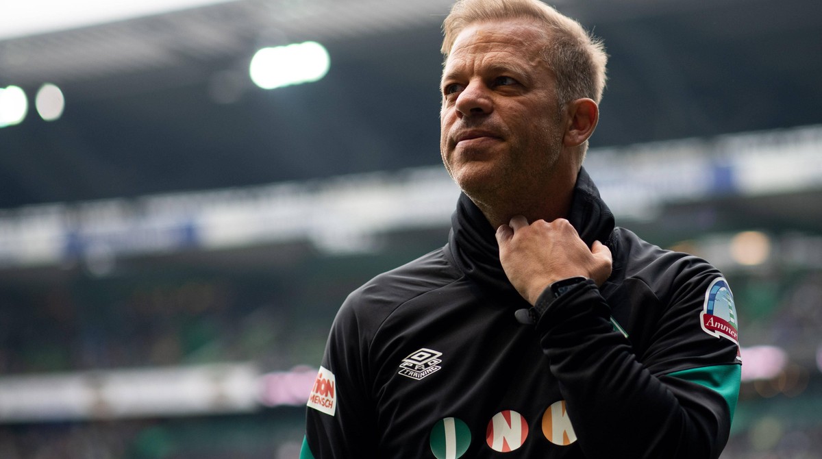 Markus Anfang trat als Trainer von Werder Bremen zurück, nachdem herausgekommen war, dass er seinen Impfpass gefälscht hatte.