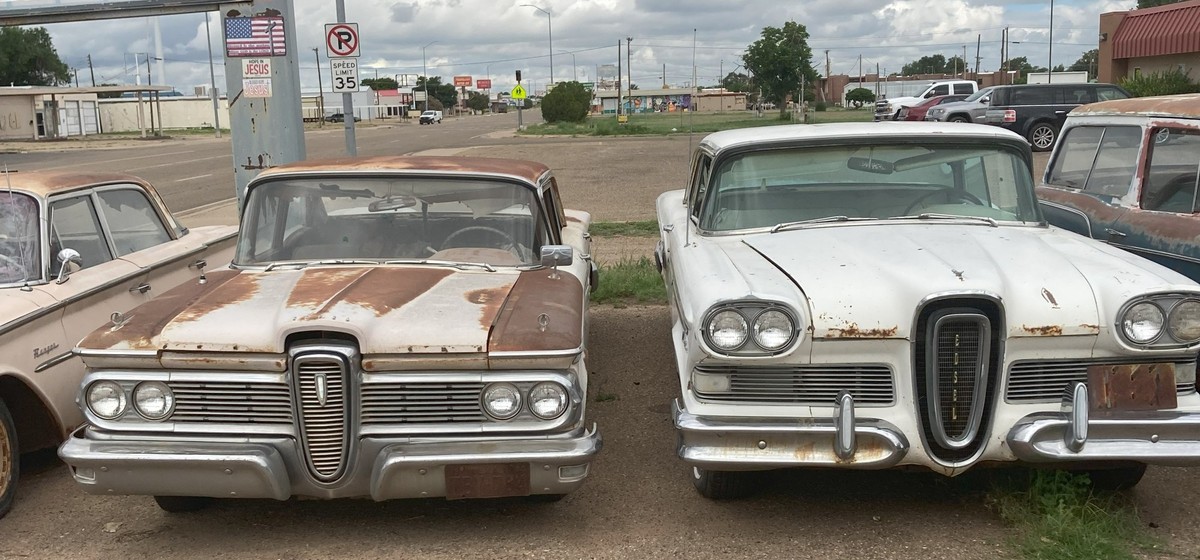 Der Ford-Brand Edsel wurde 1959 wieder eingestampft. Das Projekt war nicht nur, aber auch wegen des Namens gescheitert.