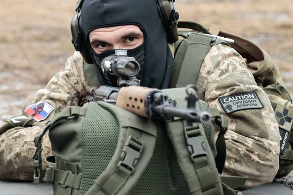 RUSSIA, DONETSK PEOPLE S REPUBLIC - JANUARY 31, 2023: A contract soldier receives training at a military range. Valentin Sprinchak/TASS/Sipa USA Russia: iers receive training in Donetsk People s Repub ...