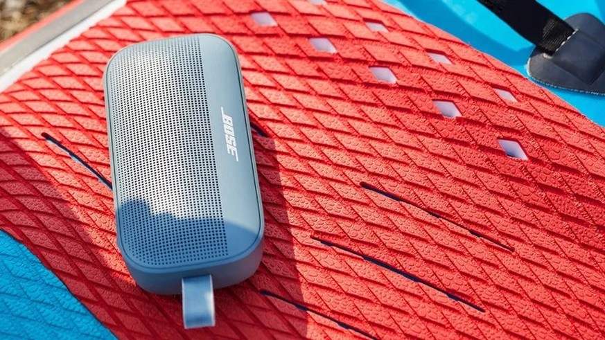 Der Bose Soundlink Flex: Die Bluetooth-Lautsprecher in unserem Test punkten mit sattem Sound und sind wasserdicht. (Quelle: Bose/Hersteller)