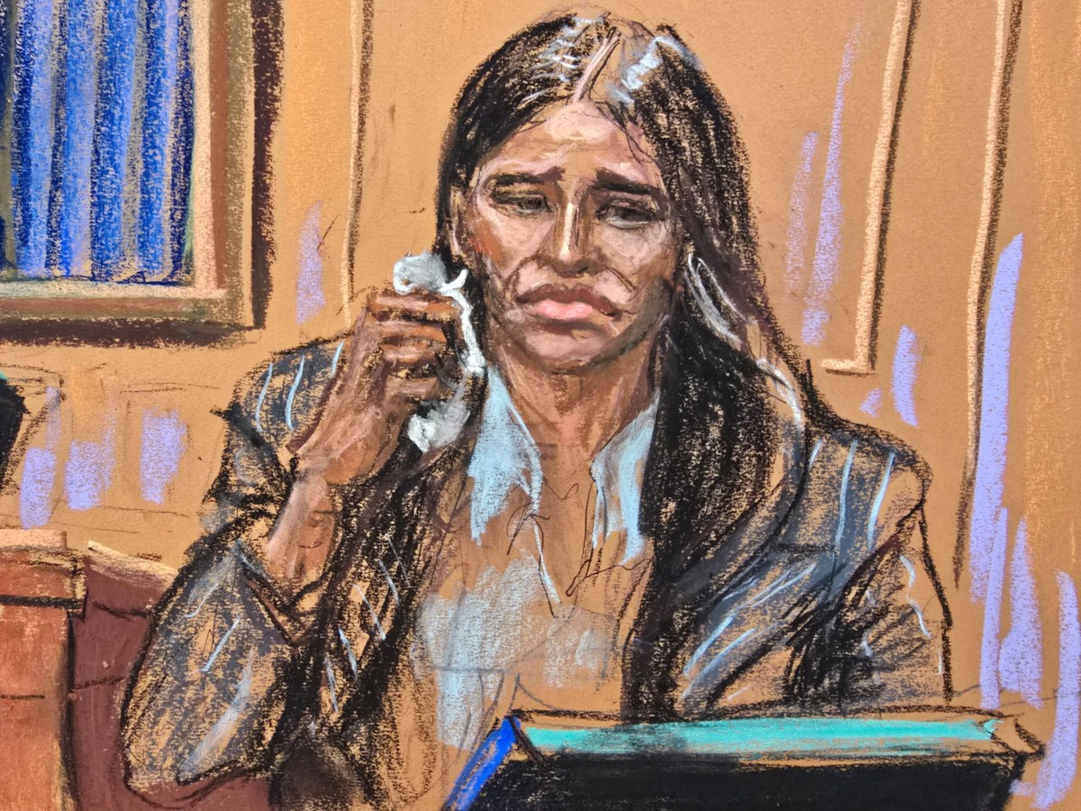Casandra "Cassie" Ventura cries on the stand during redirect during Sean "Diddy" Combs' sex trafficking trial in New York City, New York, U.S., May 16, 2025 in this courtroom  ...