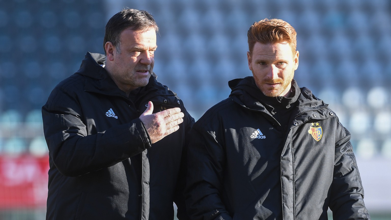 Basel Cheftrainer Patrick Rahmen und Basels Assistenztrainer Guillermo Abascal, von links, waehrend des Freundschaftsspiels FC Lugano gegen FC Basel im Cornaredo-Stadion in Lugano, am Mittwoch, 12. Ja ...