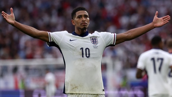 epa11448259 Jude Bellingham of England celebrates scoring the 1-1 goal during the UEFA EURO 2024 Round of 16 soccer match between England and Slovakia, in Gelsenkirchen, Germany, 30 June 2024. EPA/CHR ...