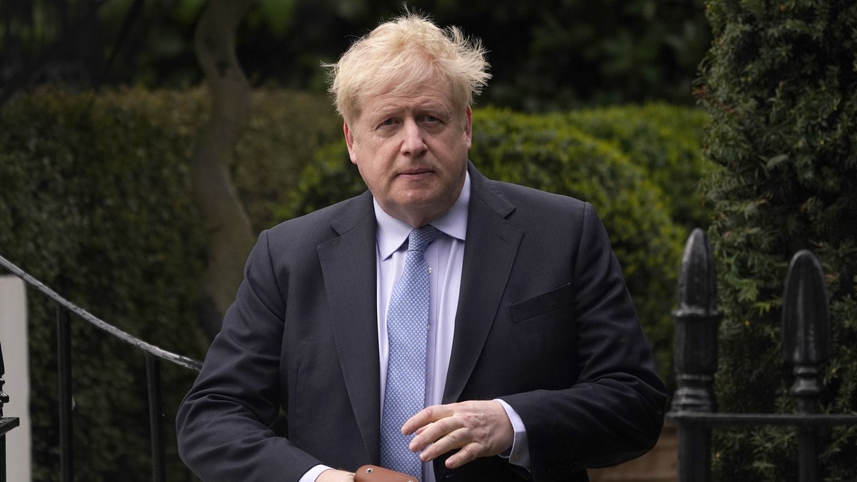 Johnson händigt WhatsappVerlauf aus und setzt damit Sunak unter Druck