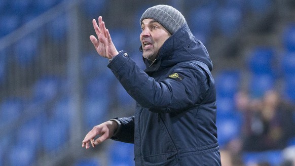 Luzerns Trainer Markus Babbel gestikuliert im Viertelfinalspiel des Schweizer Cups zwischen dem FC Basel 1893 und dem FC Luzern, im St. Jakob-Park Stadion in Basel, am Mittwoch, 29. November 2017. (KE ...