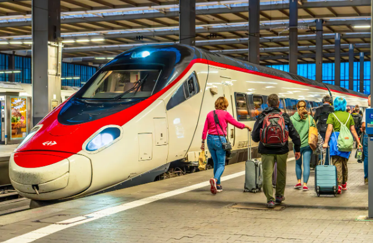 Hält neu auch im Online-Fahrplan wieder überall: der Eurocity von Zürich nach München.