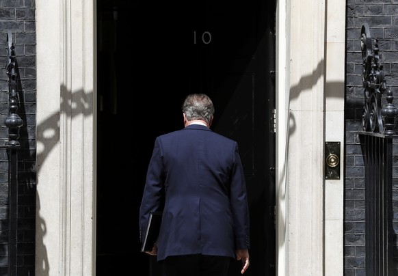 David Cameron an der Downing Street 10. Ein Bild, das wohl bald der Vergangenheit angehört.