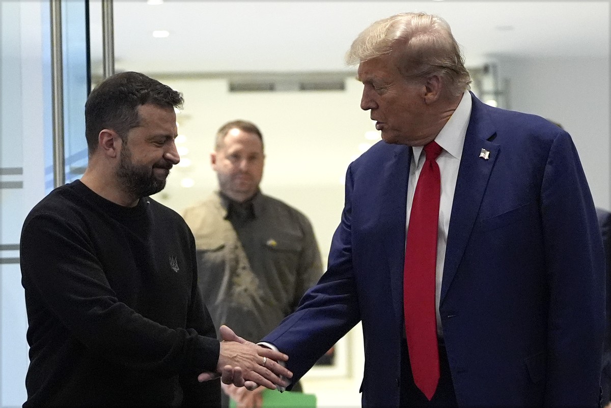 Republican presidential nominee former President Donald Trump meets with Ukraine's President Volodymyr Zelenskyy at Trump Tower, Friday, Sept. 27, 2024, in New York. (AP Photo/Julia Demaree Nikhi ...