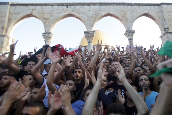 Danach protestierten 10'000 gegen die Militäraktionen Israels.