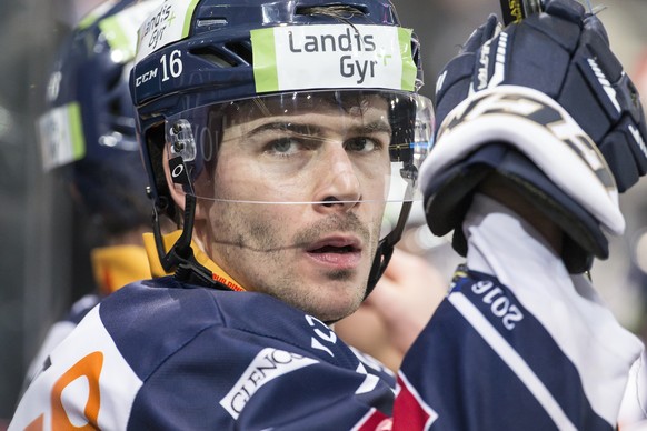 Zugs Raphael Diaz waehrend dem Eishockey-Meisterschaftsspiel der National League A zwischen dem EV Zug und dem HC Davos am Dienstag, 29. November 2016, in der Bossard Arena in Zug. (KEYSTONE/Alexandra ...