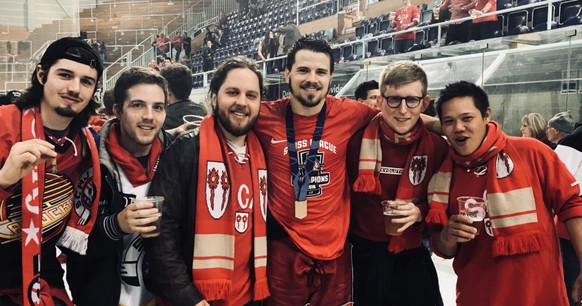 Rapperswil-Jona ist Swiss-League-Meister und fordert nun Kloten in der Liga-Qualifikation
Geilooooooo!!! Hopp Rappi!!
рџ”ґрџ”ґрџ”ґвљЄпёЏвљЄпёЏвљЄпёЏрџ”µрџ”µ

TOPSCORER DION KNELSEN
рџ”Ґрџ”Ґрџ”Ґрџ” ...