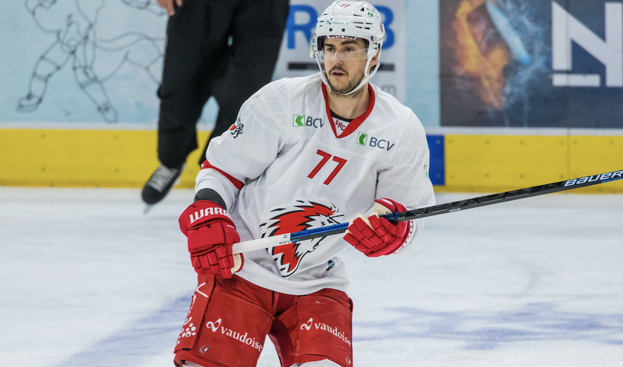 Zürich, Schweiz - 15. April 2021: 77 Robin Grossmann, Verteidiger Lausanne HC. Eishockey *** Zurich, Switzerland 15 April 2021 77 Robin Grossmann, defender Lausanne HC Ice Hockey