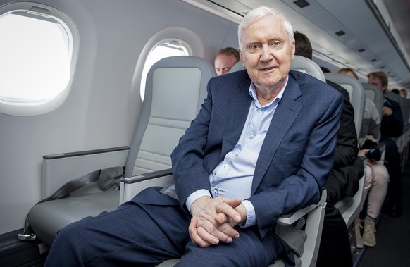 Investor Martin Ebner auf einem Rundflug ueber den Alpen im neuen Embraer E2-190, anlaesslich der Praesentation des Embraer E2-190 der Helvetic Airways, am Mittwoch, 26. September 2018. (KEYSTONE/Mela ...