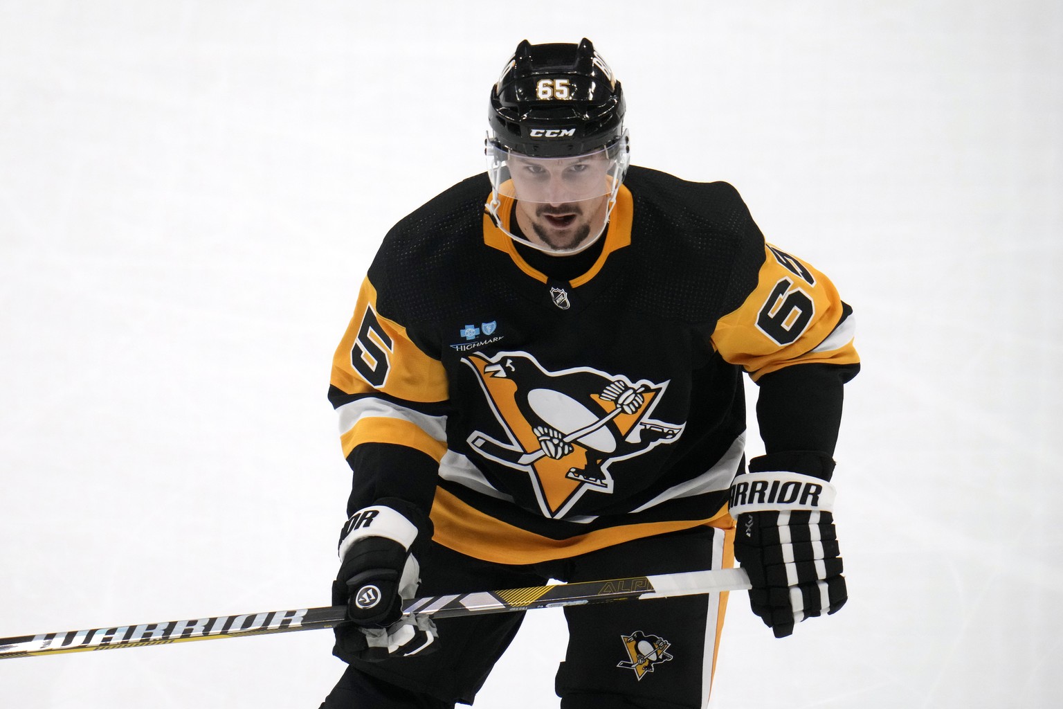 Pittsburgh Penguins&#039; Erik Karlsson skates during the third period of the team&#039;s preseason NHL hockey game against the Buffalo Sabres in Pittsburgh, Thursday, Sept. 28, 2023. (AP Photo/Gene J ...