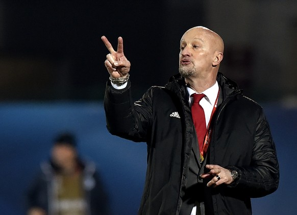 ARCHIV - ZU DEN TRAINERN DER GRUPPE F AN DER UEFA EURO 2020 FUSSBALL EUROPAMEISTERSCHAFT STELLEN WIR IHNEN FOLGENDES BILDMATERIAL ZUR VERFUEGUNG - Hungary coach Marco Rossi gestures during the� World  ...