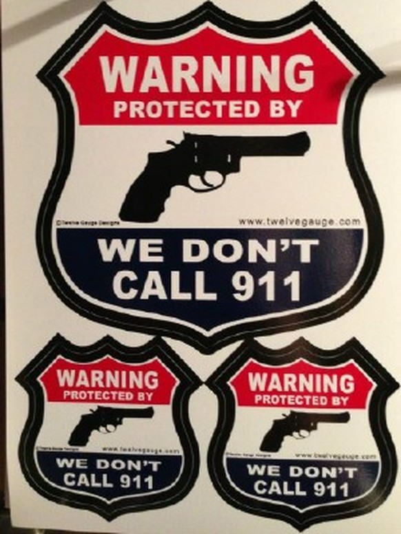 Wir rufen nicht die Polizei, sondern schiessen: Warnschild in Texas.