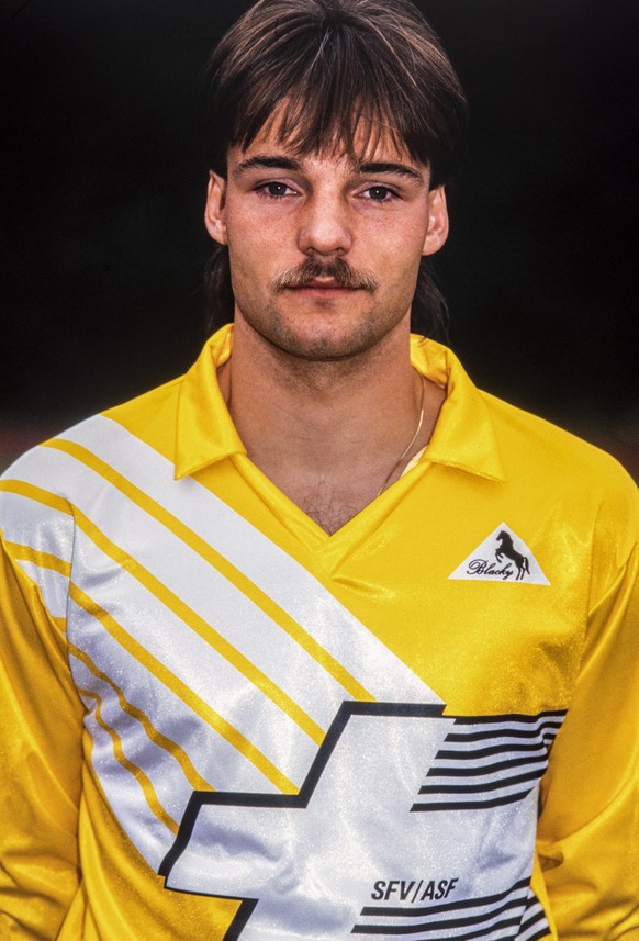 Philipp Walker, Goalie der Schweizer Fussballnationalmannschaft, aufgenommen im August 1990. (KEYSTONE/Str)