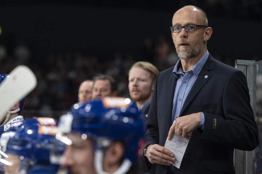 Zuerichs Trainer Hans Kossmann im zweiten Eishockey Playoff-Finalspiel der National League zwischen den ZSC Lions und dem HC Lugano, am Samstag, 14. April 2018, im Zuercher Hallenstadion. (KEYSTONE/Me ...