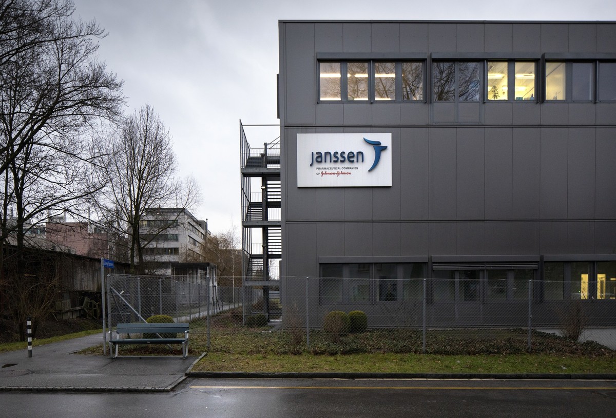 Ein Gebaeude der Firma Janssen Vaccines, am Dienstag, 2. Februar 2021 in Bern Buempliz. Janssen ist weltweit eines der fuehrenden Unternehmen in der Forschung und Entwicklung innovativer Arzneimittel  ...