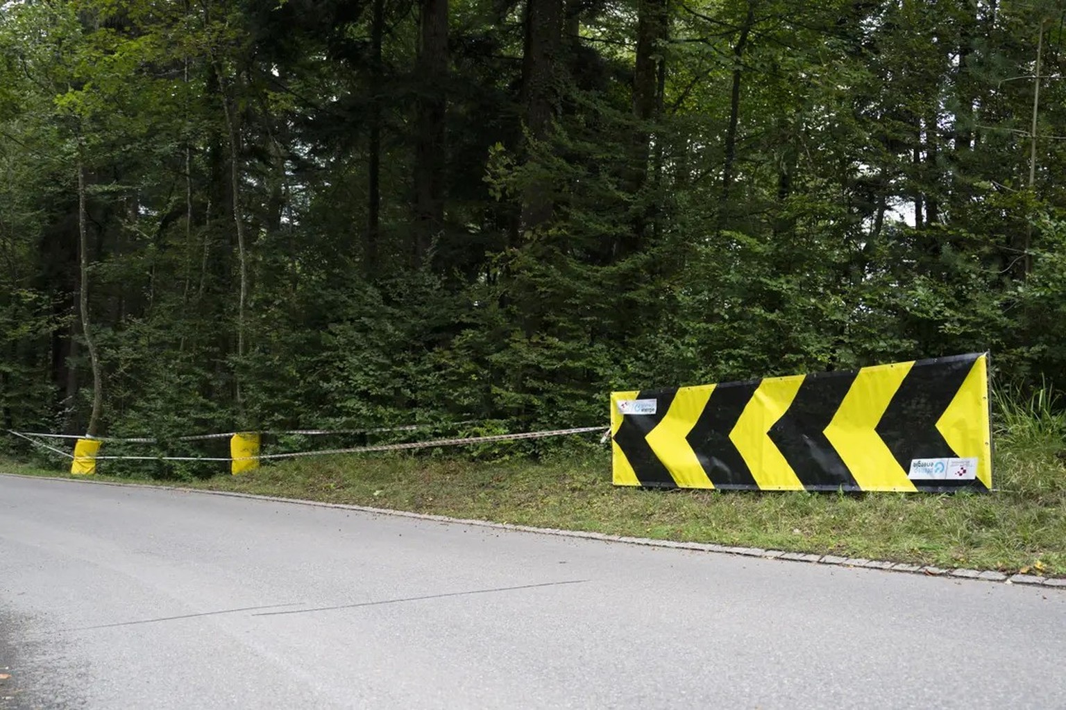 Die Strecke in der Abfahrt beim Weiler Schmalzgrueb ist dicht bewaldet.