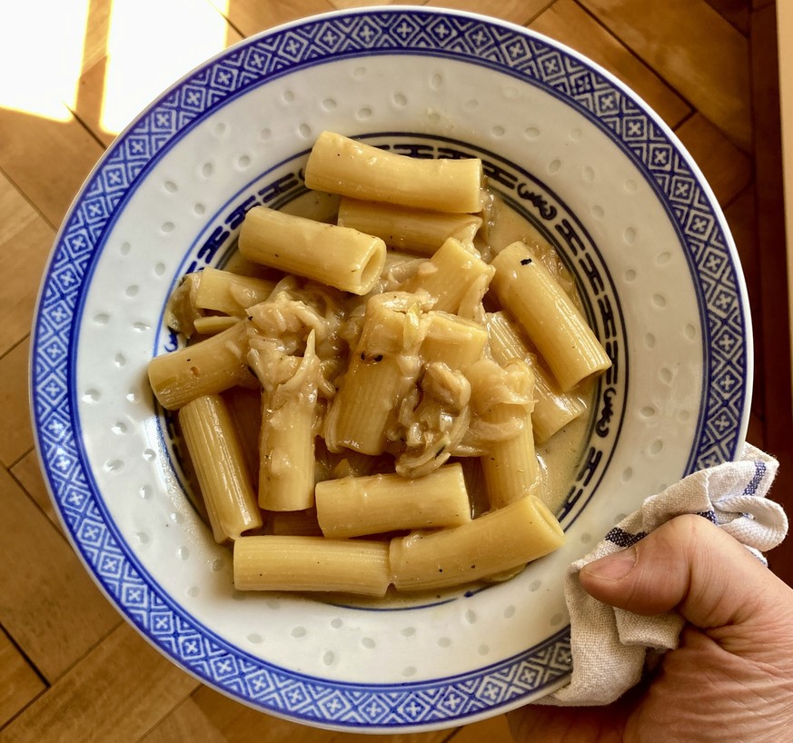 viral tiktok french onion soup spaghetti cooking eating barony food