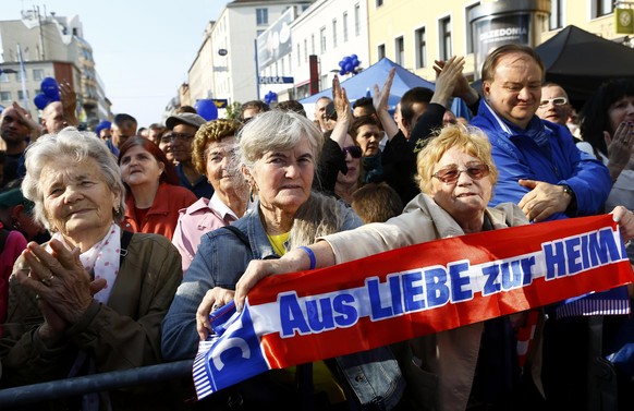 Die Anhänger von Hofer in Wien ...