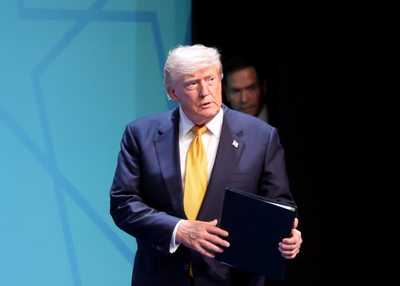 epa13098717 US President Donald Trump arrives for a press conference during the 2026 NATO Summit in Ankara, Turkey, 08 July 2026. The NATO Summit takes place from 07-08 July. EPA/GEORGI LICOVSKI