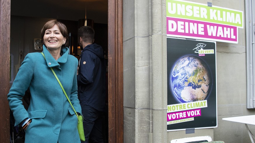 Gruene-Parteipraesidentin und Nationalraetin Regula Rytz, freut sich ueber ein Resultat am Wahltag der Eidgenoessischen Parlamentswahlen, am Sonntag, 20. Oktober 2019, in Bern. (KEYSTONE/Peter Schneid ...