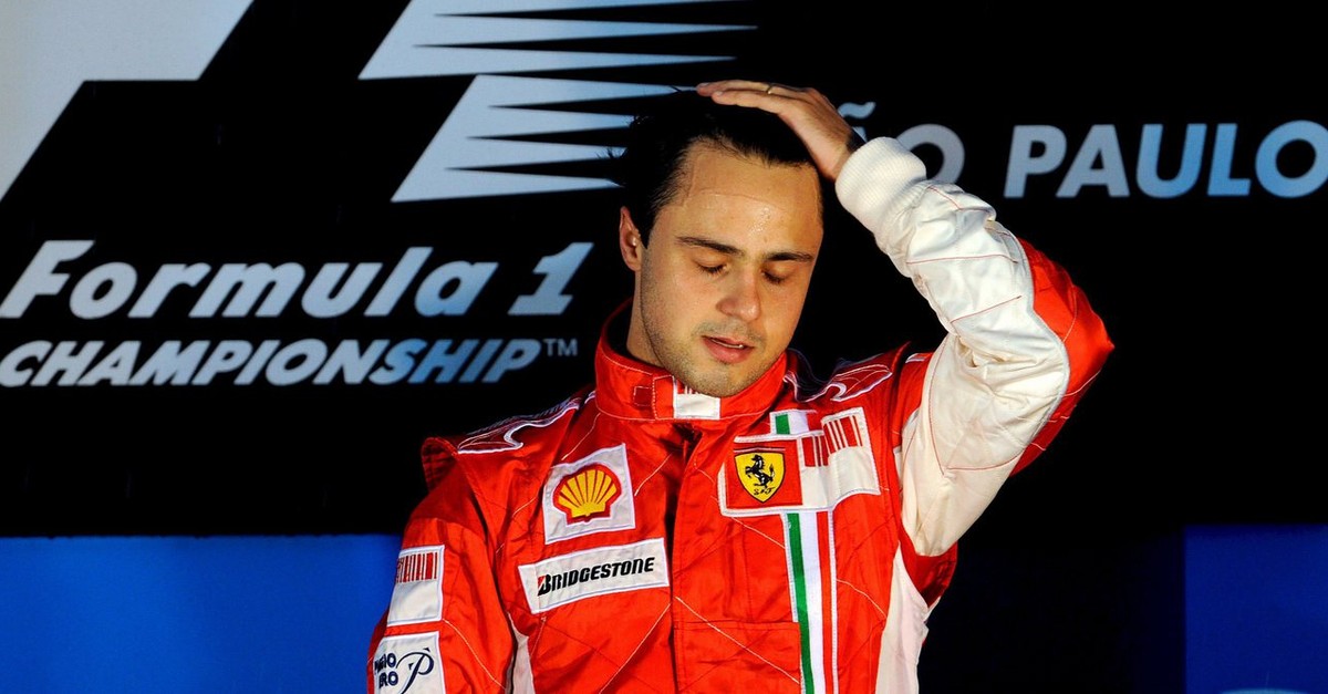 Felipe-Massa-verliert-in-der-letzten-Kurve-des-Heim-GP-den-WM-Titel-an-Lewis-Hamilton