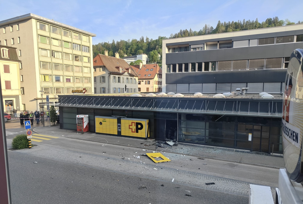 postomat qui a été attaqué le 6 juin 2024 au Locle