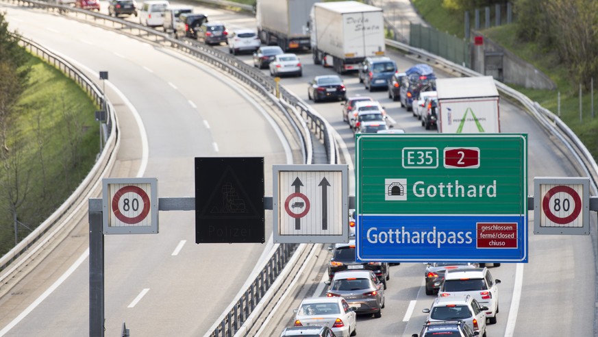 Auffahrt im Stau: 10-Kilometer-Blechlawine vor dem Gotthard.