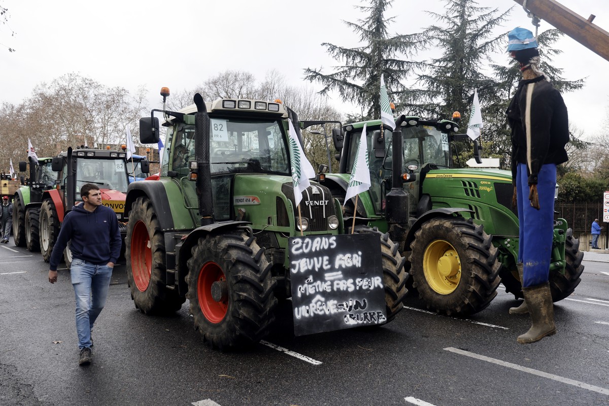 Des agriculteurs manifestent à Toulouse, en France.