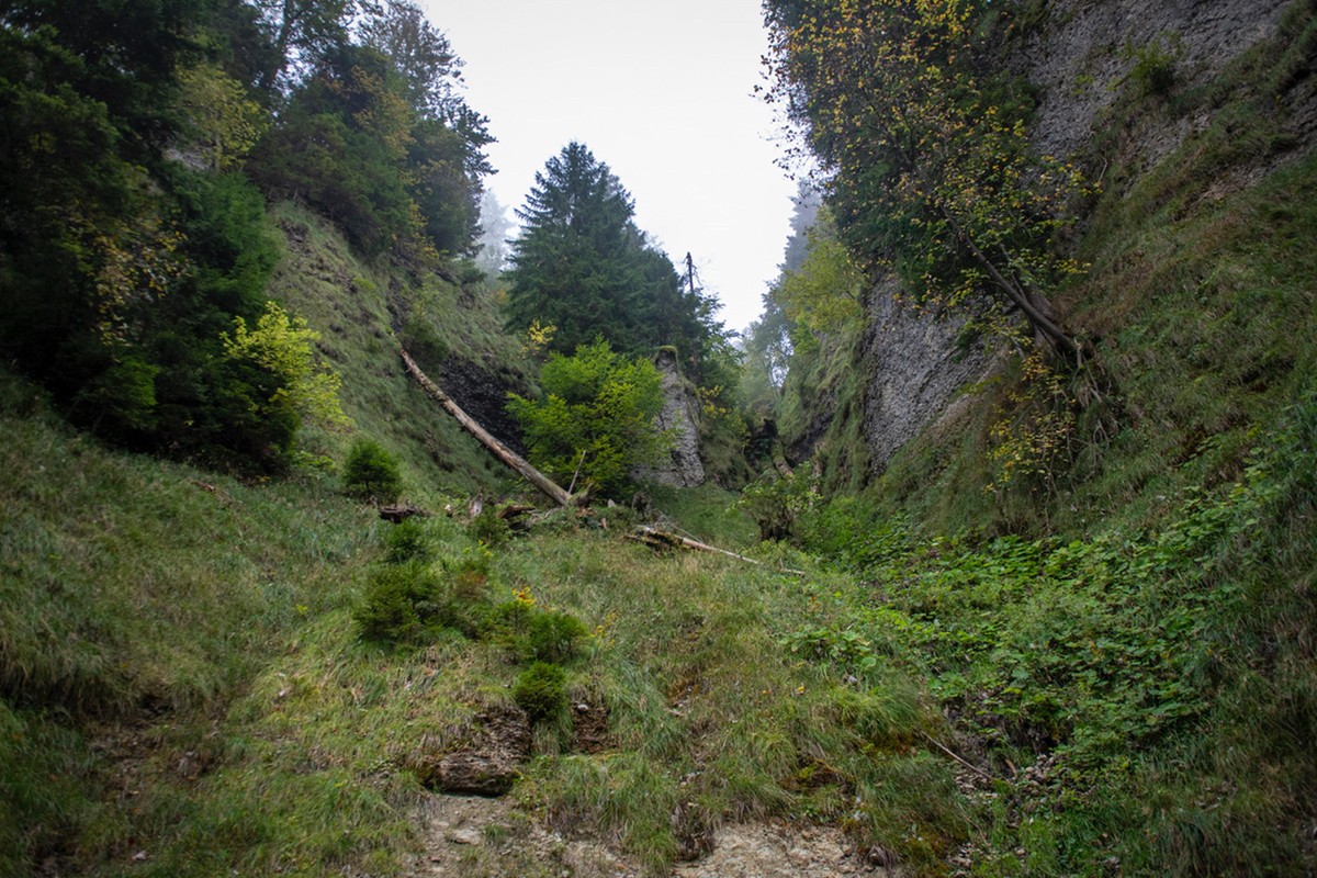Durch diesen Canyon an der Unghürflueh musste der Bauer angeblich sein Fohlen hinaufschleppen.