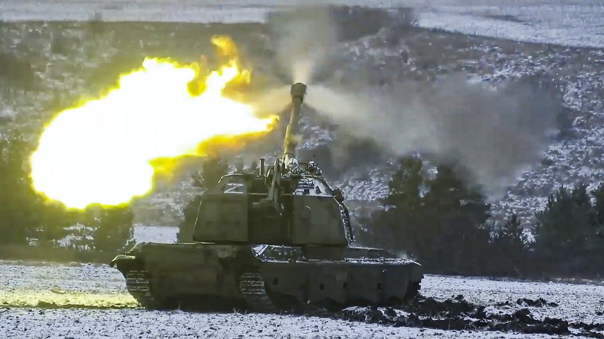 L'artillerie russe en action dans la région de Donetsk.