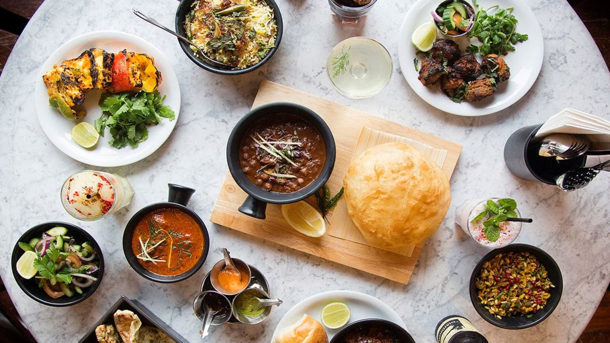 dishoom restaurant kochbuch london carnaby street curry indisch indian bombay irani cafe trinken essen food cocktail https://www.dishoom.com/