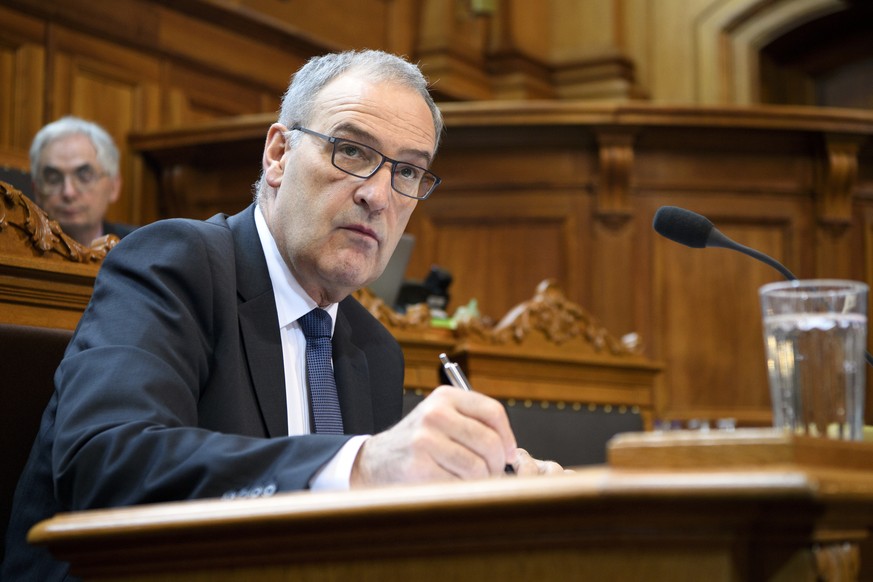 Bundesrat Guy Parmelin hoert eine Diskussion an der Fruehlingssession der Eidgenoessischen Raete, am Dienstag, 6. Maerz 2018 im Staenderat in Bern. (KEYSTONE/Anthony Anex)