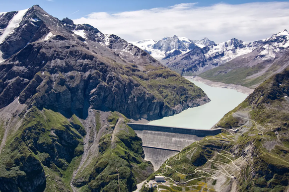 Die Grand-Dixence-Staumauer liegt am Lac de Dix im schweizer Kanton Wallis. Sie ist die höchste Gewichtsstaumauer der Welt.