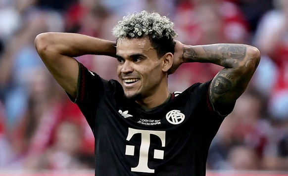 epa12288715 Luis Diaz of Bayern Munich puts his hands on his head during the Telecom Cup soccer match between FC Bayern Munich and Tottenham Hotspur in Munich, Germany, 07 August 2025. EPA/RONALD WITT ...